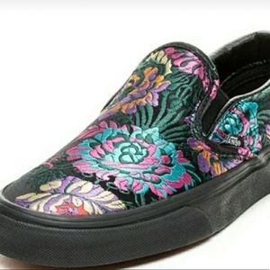 Vans Asian Embroidered Print